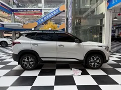 2021 Kia Seltos 1.5L CVT Trend, белый — фото 4