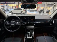 2021 Kia Seltos 1.5L CVT Trend, белый — фото 13