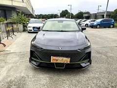 2022 Changan UNI-V 1.5T Excellence — фото 2