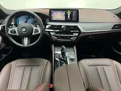 2022 BMW 5 Series 530Li M Sport Package, белый — фото 12