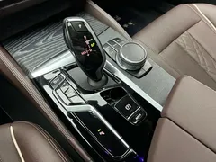 2022 BMW 5 Series 530Li M Sport Package, белый — фото 15