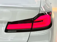 2022 BMW 5 Series 530Li M Sport Package, белый — фото 18