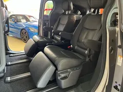 2021 Toyota Sienna 2.5L Hybrid Platinum — фото 10
