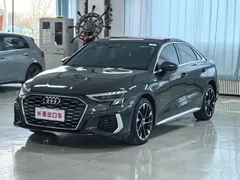 2023 Audi A3L Limousine 35 TFSI Fashion Sport, зелёный — фото 1