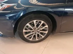 2022 Lexus ES 300h Excellence, синий — фото 23