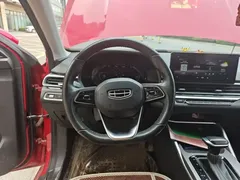 2022 Geely Emgrand 4th Gen 1.5L CVT Premium — фото 3