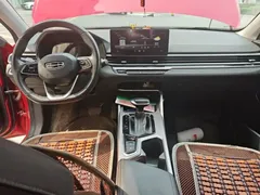 2022 Geely Emgrand 4th Gen 1.5L CVT Premium — фото 13