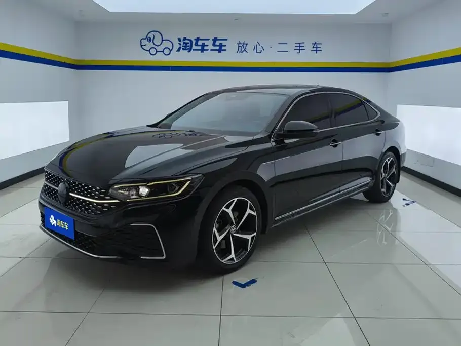 2023 Volkswagen Passat 330TSI Luxury