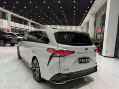 2023 Toyota Granvia 2.5L Hybrid Flagship VIP, белый — фото 12