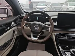 2024 BYD Qin PLUS Honor DM-i PHEV 55km Leading, белый — фото 11