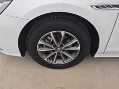 2024 BYD Qin PLUS Honor DM-i PHEV 55km Leading, белый — фото 23