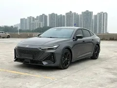 2022 Changan UNI-V 1.5T Premium — фото 1