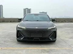 2022 Changan UNI-V 1.5T Premium — фото 2
