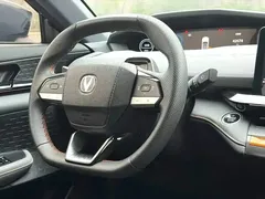 2022 Changan UNI-V 1.5T Premium — фото 5