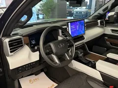 2023 Toyota Sequoia 3.5T Capstone, чёрный — фото 6