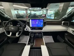 2023 Toyota Sequoia 3.5T Capstone, чёрный — фото 10