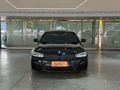 2021 BMW 5 Series 530i M Sport Package, чёрный — фото 2