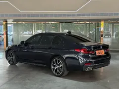 2021 BMW 5 Series 530i M Sport Package, чёрный — фото 13