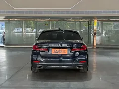 2021 BMW 5 Series 530i M Sport Package, чёрный — фото 14
