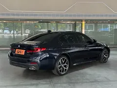 2021 BMW 5 Series 530i M Sport Package, чёрный — фото 15