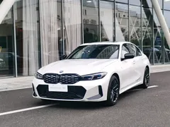 2023 BMW 3 Series 330i M Sport Night Package, белый — фото 1