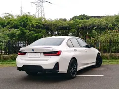 2023 BMW 3 Series 330i M Sport Night Package, белый — фото 4