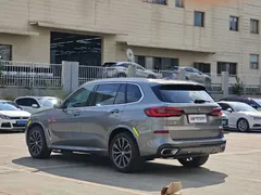 2022 BMW X5 30Li Premium M Sport Package — фото 5
