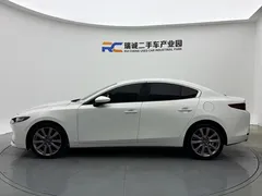 2021 Mazda 3 2.0L AT, белый — фото 3