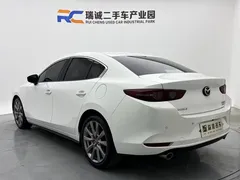 2021 Mazda 3 2.0L AT, белый — фото 4