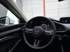2021 Mazda 3 2.0L AT, белый — фото 10