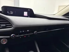 2021 Mazda 3 2.0L AT, белый — фото 12