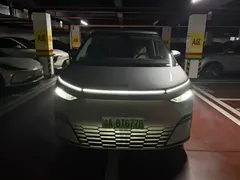 2025 Xpeng X9 EV 740 Extra Long Range Max — фото 2