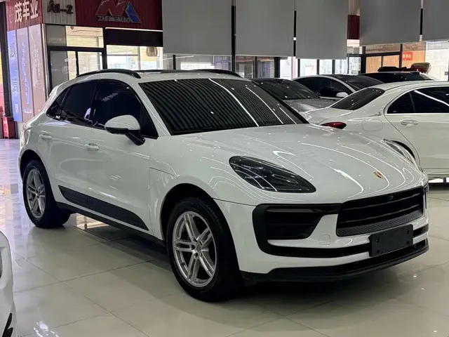 2022 Porsche Macan 2.0T