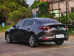 2021 Mazda 3 2.0L AT — фото 17