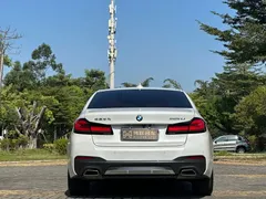 2021 BMW 5 Series 525Li M Sport Package, белый — фото 5