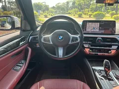 2021 BMW 5 Series 525Li M Sport Package, белый — фото 18