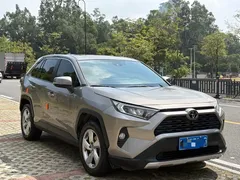 2020 Toyota RAV4 2.0L CVT 4WD Fashion — фото 3