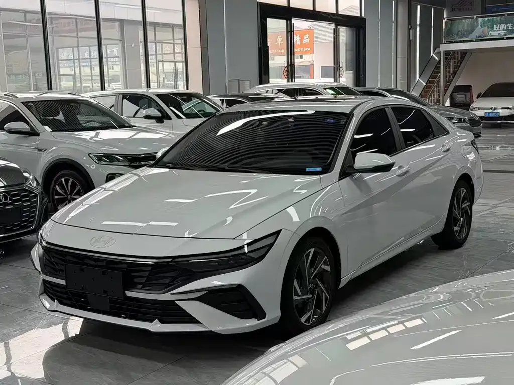 2023 Hyundai Elantra 1.5L CVT LUX Premium