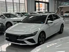 2023 Hyundai Elantra 1.5L CVT LUX Premium, белый — фото 1