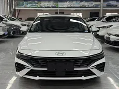 2023 Hyundai Elantra 1.5L CVT LUX Premium, белый — фото 3