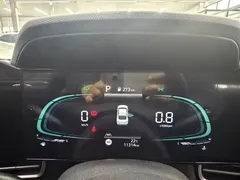 2023 Hyundai Elantra 1.5L CVT LUX Premium, белый — фото 9