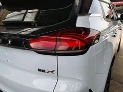 2022 Geely Atlas 1.8T DCT Smart, белый — фото 8