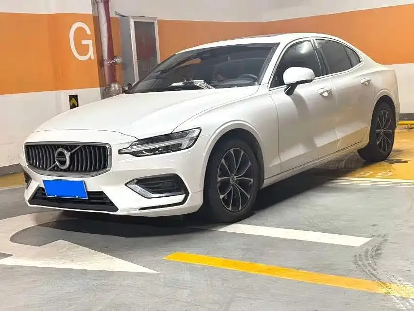 2021 Volvo S60 T4 Luxury