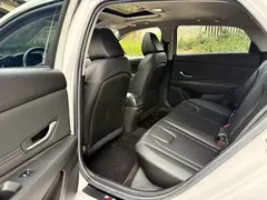 2021 Hyundai Elantra 1.5L CVT LUX Premium, белый — фото 7
