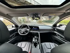 2021 Hyundai Elantra 1.5L CVT LUX Premium, белый — фото 9