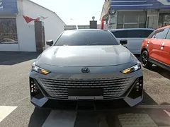 2022 Changan UNI-V 1.5T Premium — фото 3