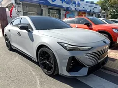 2022 Changan UNI-V 1.5T Premium — фото 4