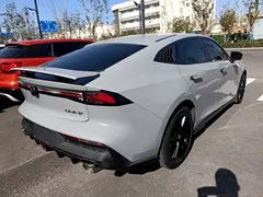 2022 Changan UNI-V 1.5T Premium — фото 7