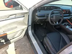2022 Changan UNI-V 1.5T Premium — фото 16