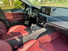 2022 BMW 5 Series 530Li Leading M Sport Package, чёрный — фото 16